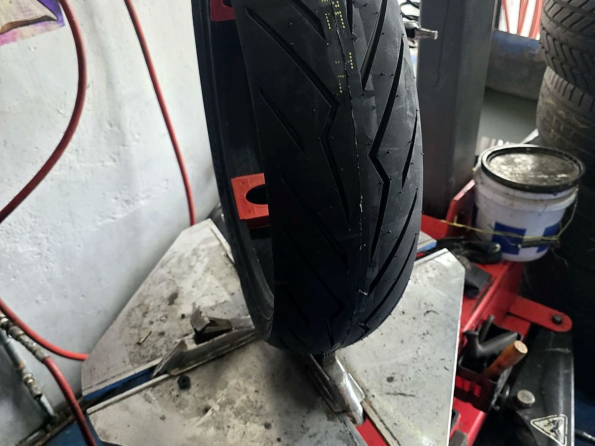 Llanta de moto nueva